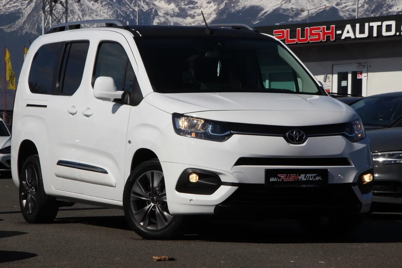 Toyota Proace City Verso 1.2T 110 Long Family
